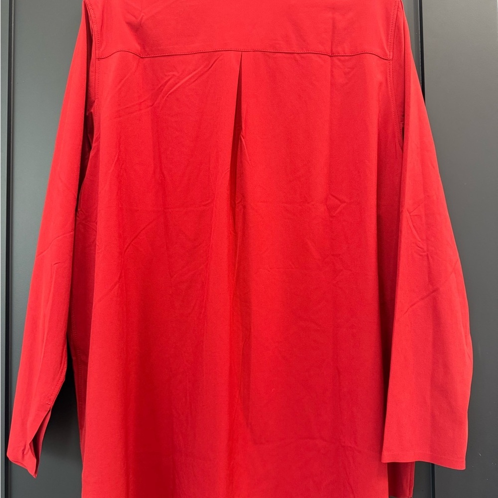 NWT Athleta Urbanite Featherweight
Stretch Button Up Shirt Top Red Plus Size 1X - Picture 3 of 11